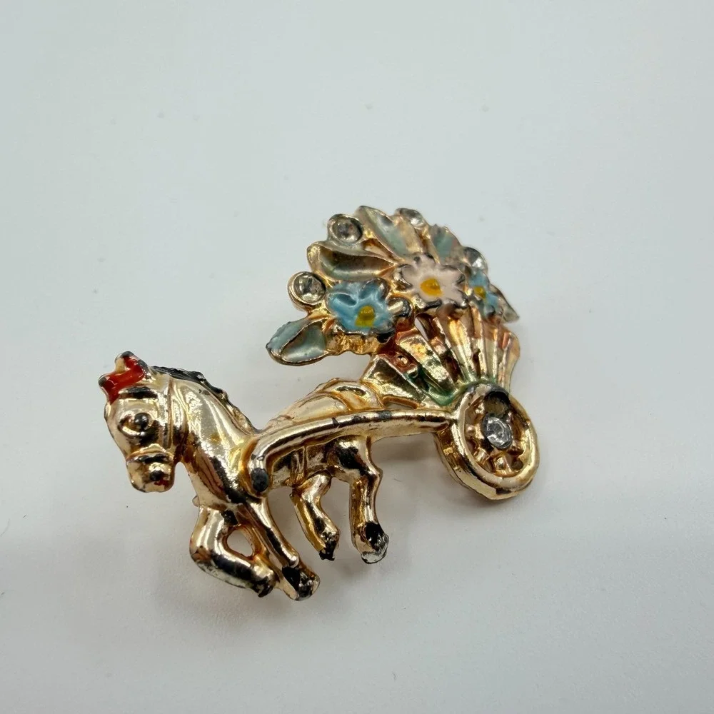 Vintage Gold Tone Horse and Flower Carriage Brooch Enamel Rhinestone Pin Retro